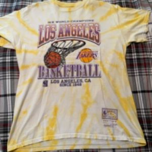 Los Angeles Lakers graphic t shirt, men’s large